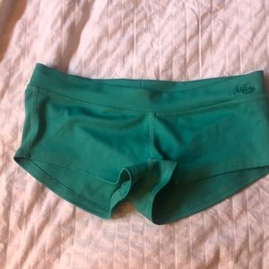 Mika Yoga Wear shorts